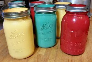 These painted Mason jars are super easy..with very little mess!